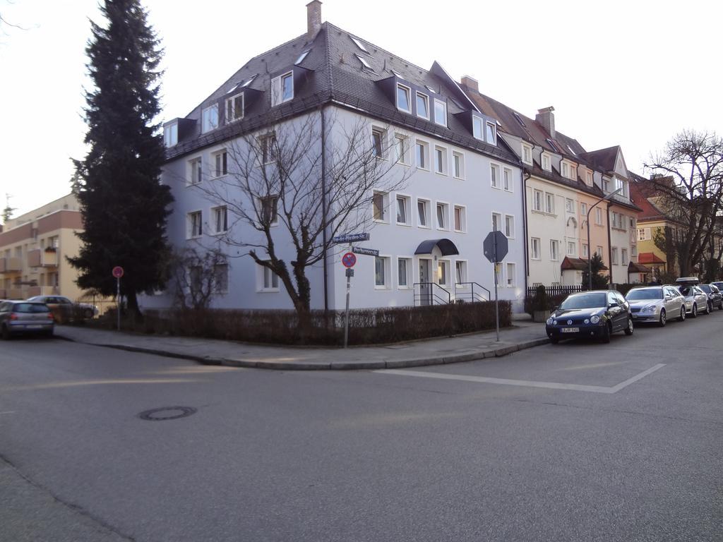 Boardinghouse Munchen-Laim Hotel Exterior photo