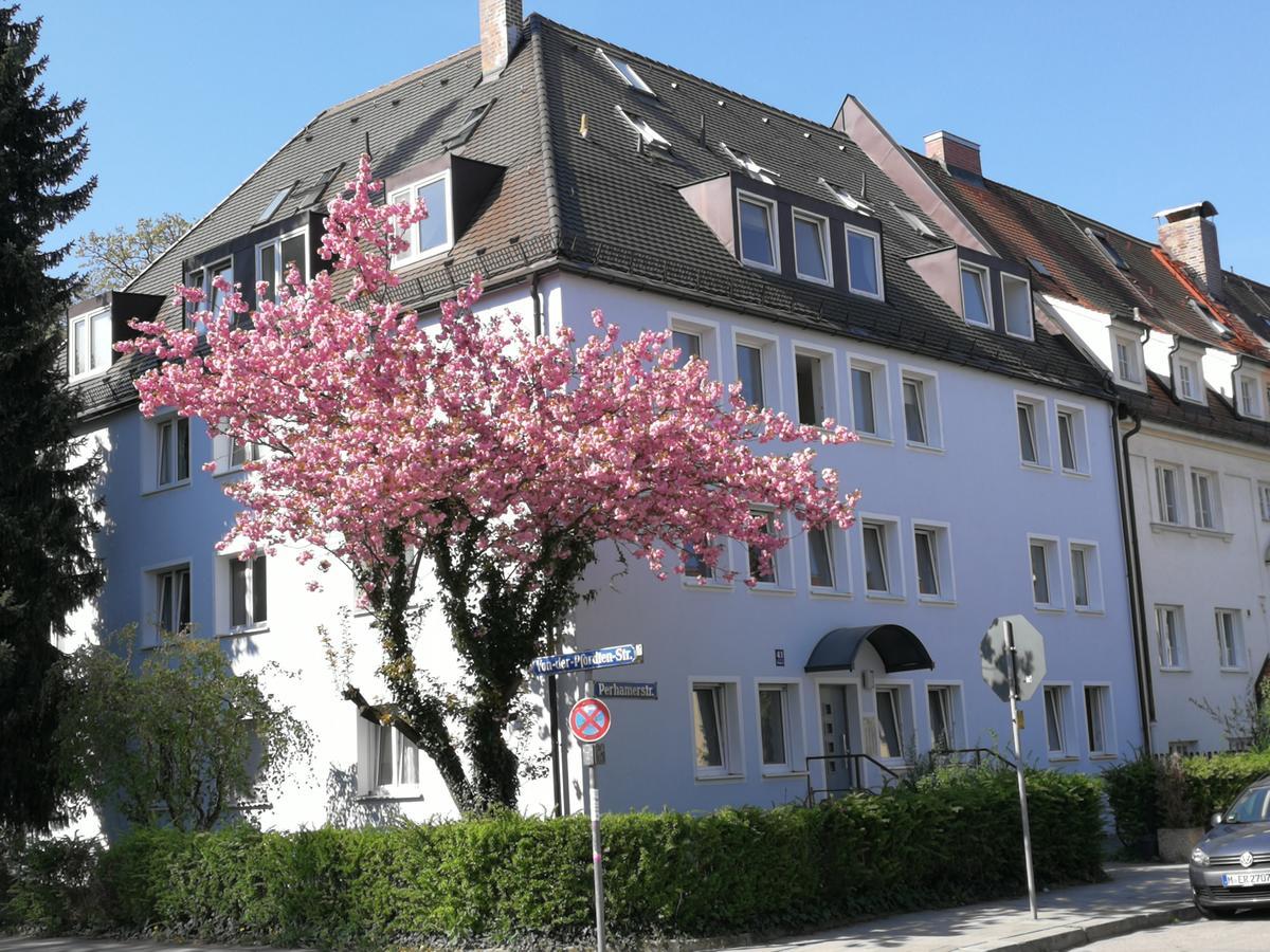 Boardinghouse Munchen-Laim Hotel Exterior photo